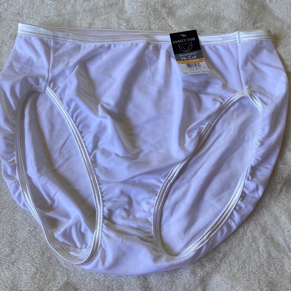 NWT vanity fair hi cut Briefs white set of 2  (3X) last ones